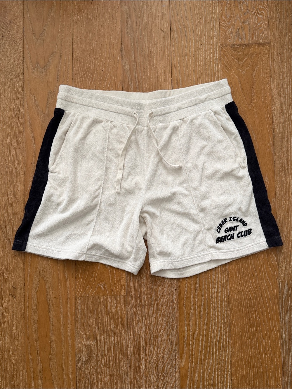 Gant Cream Shorts with Black Side Panels
